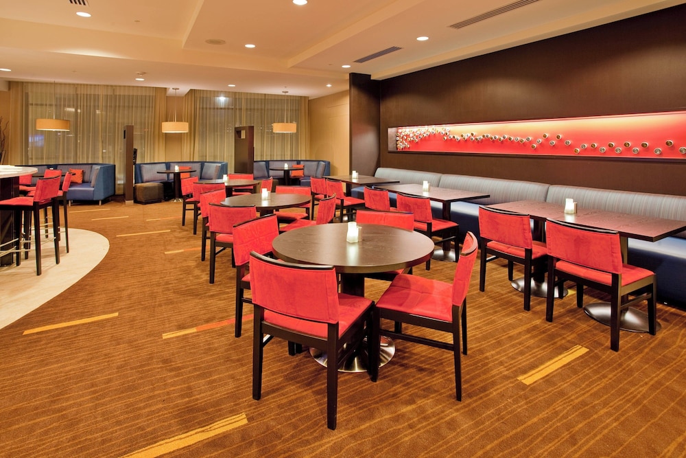 Courtyard by Marriott Pittsburgh North Cranberry Woods - photo 25