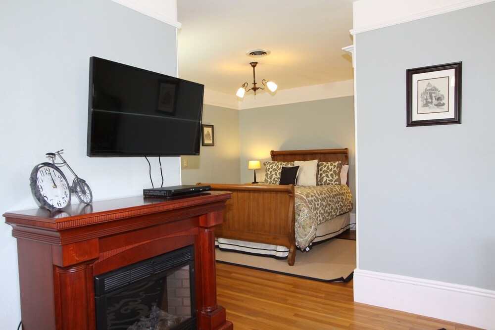 Kelley & Young Wine Garden Inn - photo 20