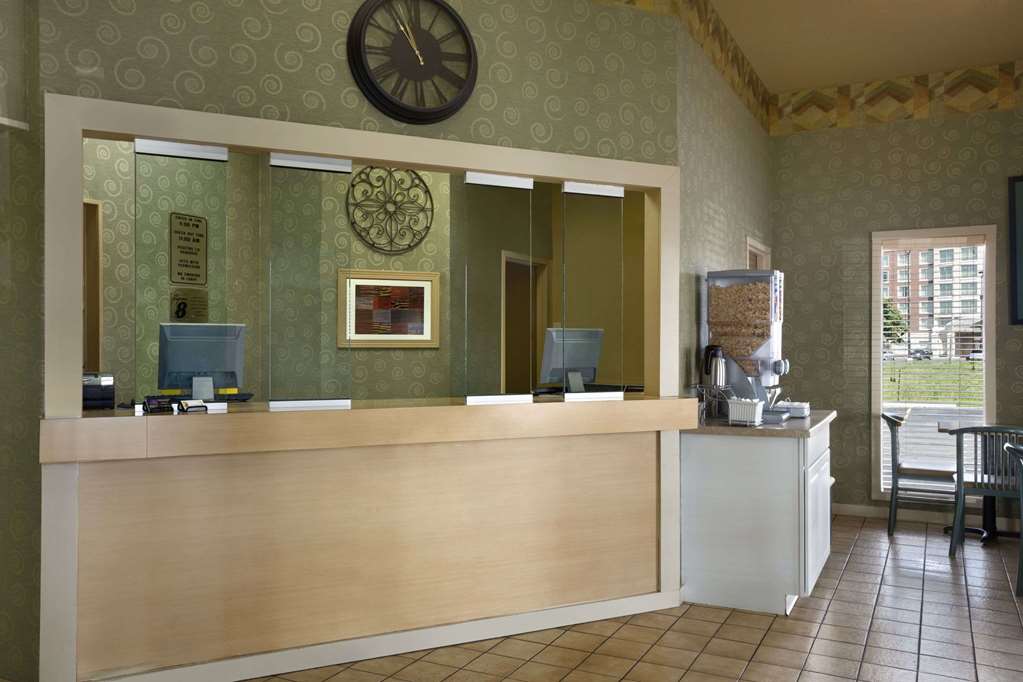 Super 8 by Wyndham Mt. Vernon IL - photo 3