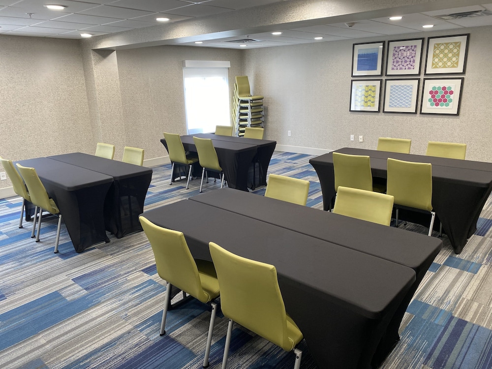 Holiday Inn Express Atlanta Stone Mountain by IHG - photo 42