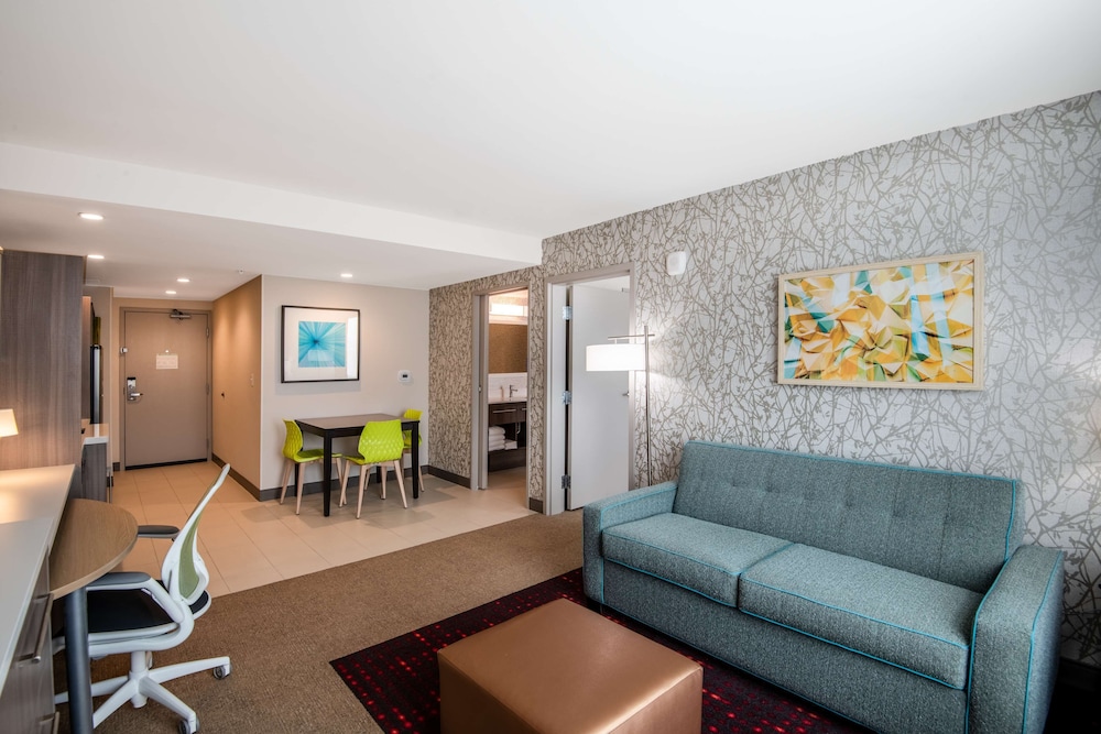 Home2 Suites by Hilton Phoenix Airport North AZ - photo 16