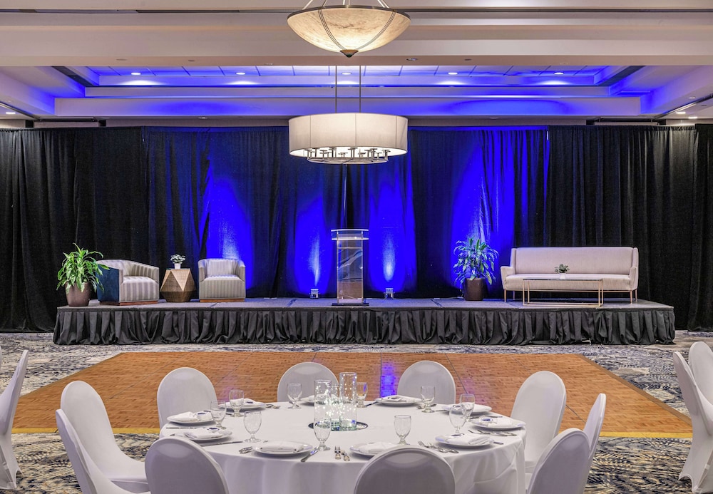 DoubleTree by Hilton Hotel Newark Airport - photo 69