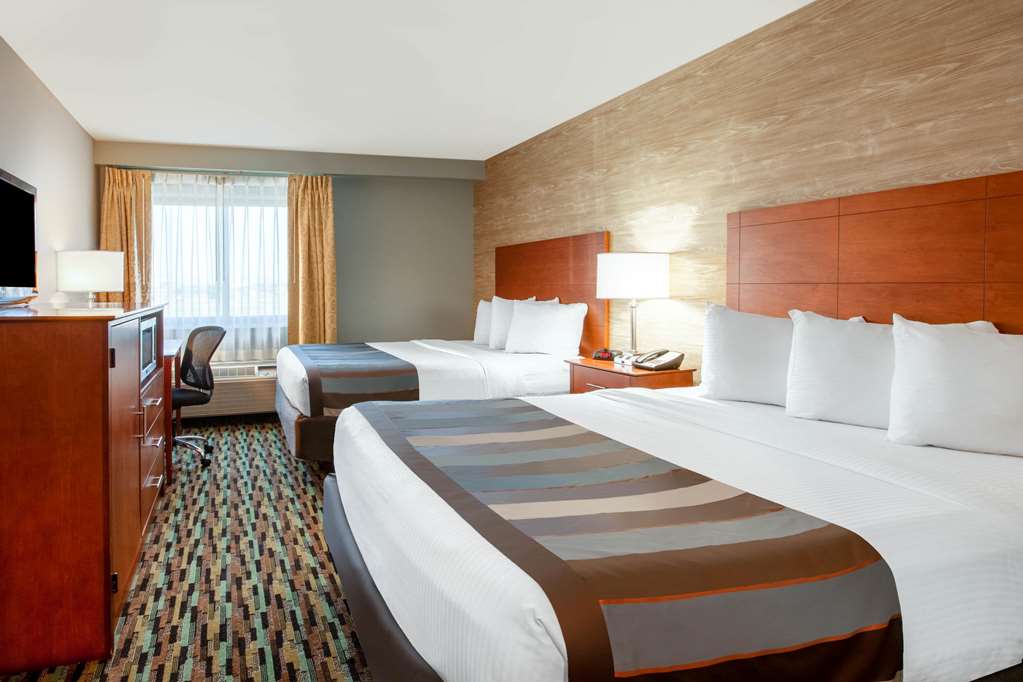 Wingate by Wyndham Detroit Metro Airport - photo 19