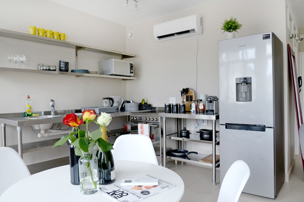Keerom 66 Beautiful modern apartment in heart of Cape Town