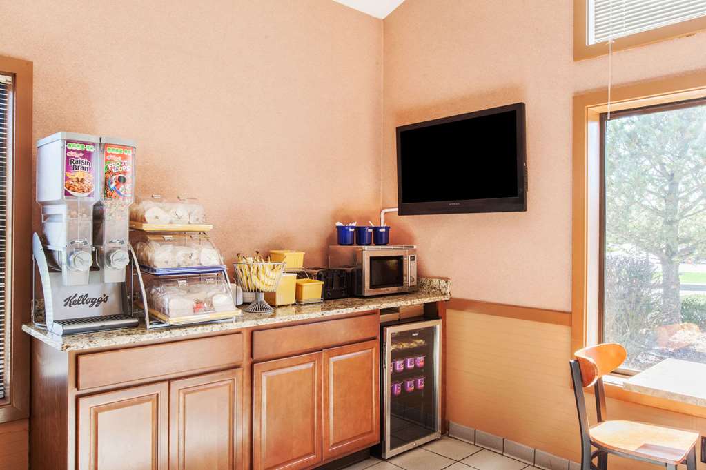 Days Inn by Wyndham Canastota Verona - photo 30