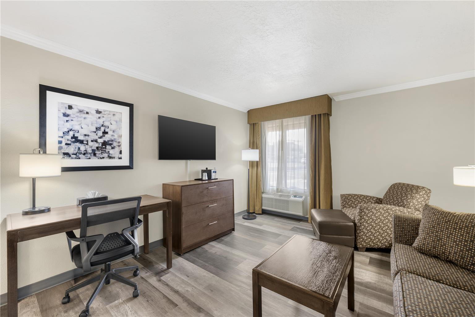 Best Western Airport Albuquerque InnSuites Hotel & Suites - photo 19