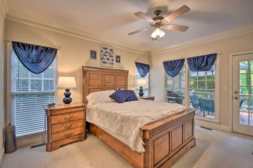 Big Canoe Retreat with Deck and Golf Course Views in Jasper, United States