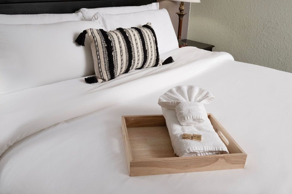 The Westerner Extended Stay - photo 18