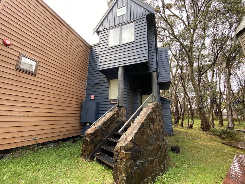 Ropers — 4-Star Luxury Hotel in Dinner Plain, Australia
