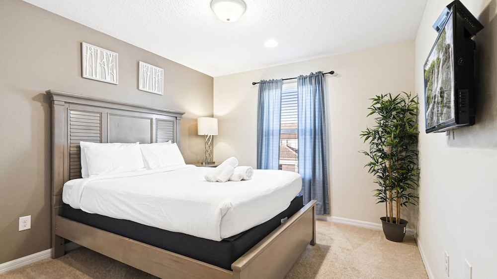 Free Waterpark Access 5br Resort Townhome w Pool - photo 3