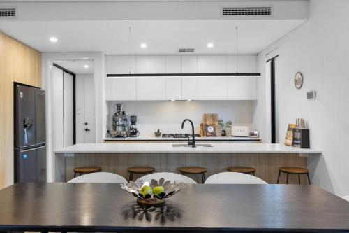Stylish Mount Lawley Retreat Walk To Beaufort Street — Perth