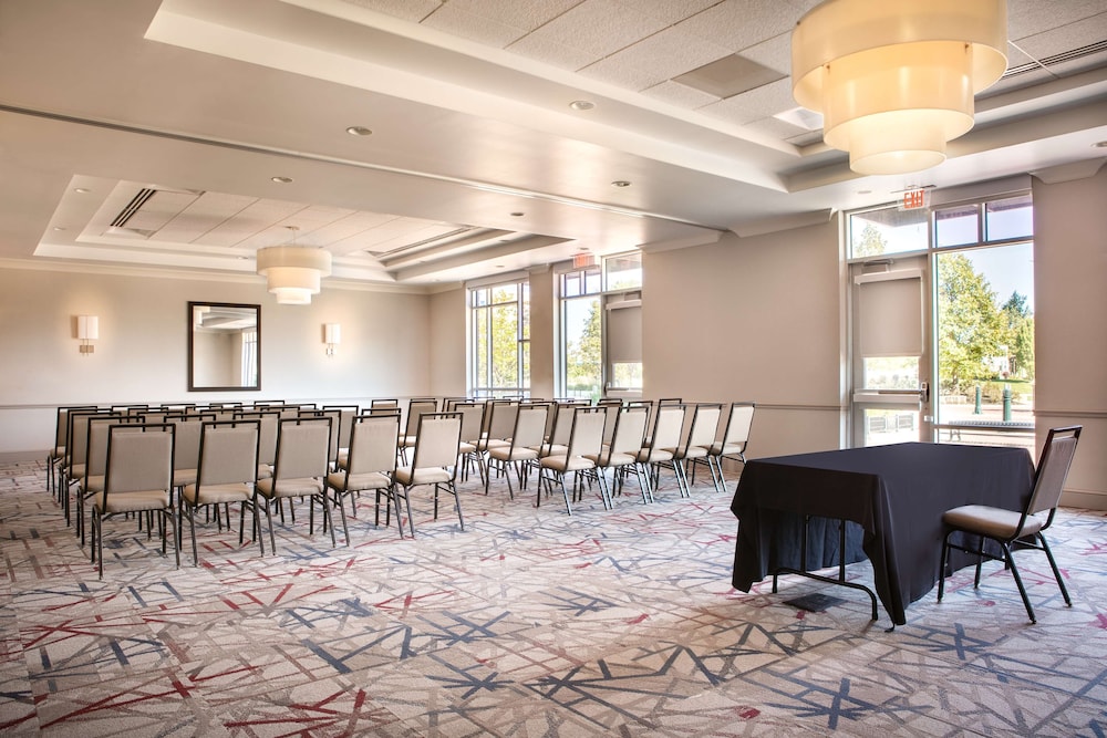 Hilton Garden Inn Manhattan - photo 37