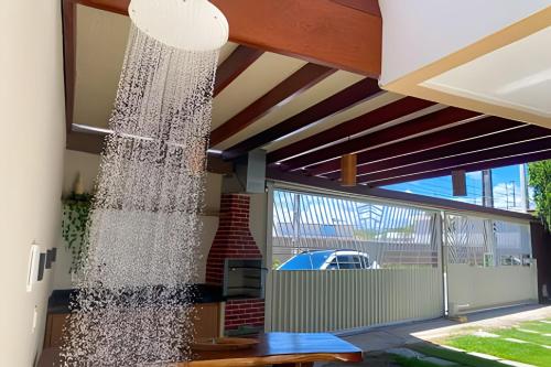 500m Praia de Taperapuan; 2 Quartos; Wifi 300mbs; 2 Pavimento; Churrasqueira; Chuveirao; Estacionamento Gratuito 1 Carro in Porto Seguro, Brasil