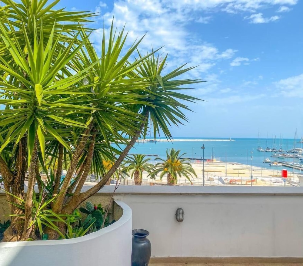 Terrazza Diomede — 4-Star Luxury Hotel in Manfredonia, Italy