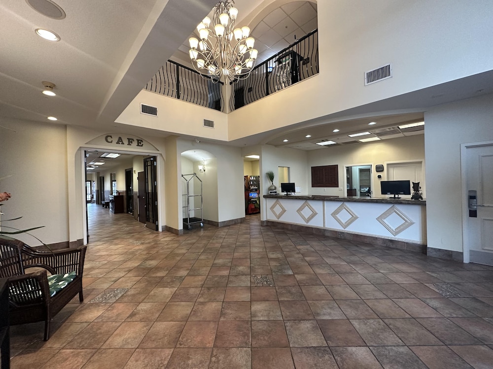 Tahitian Inn - photo 4