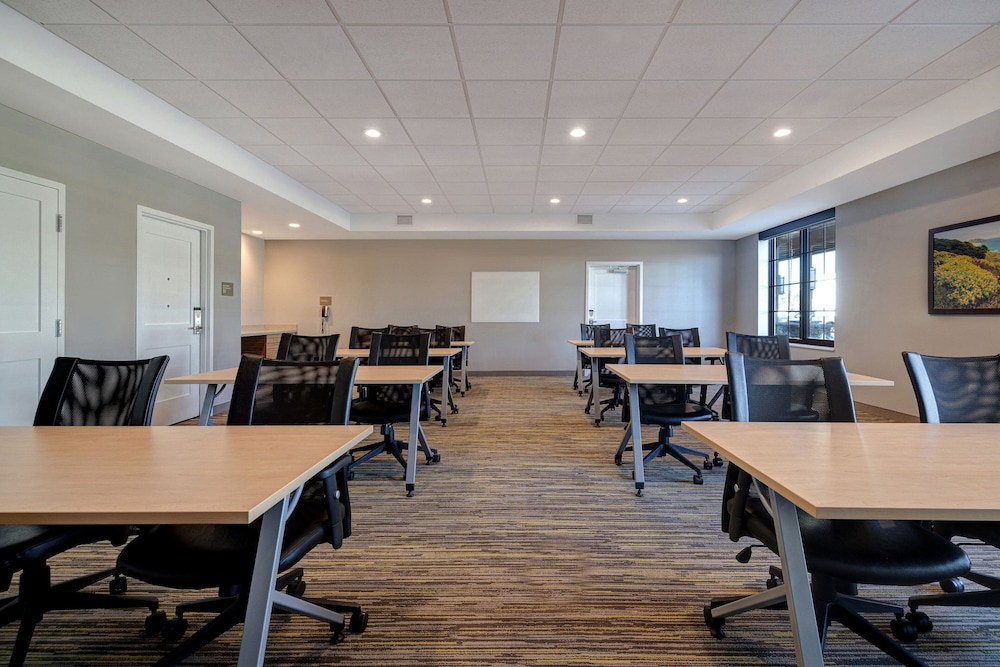 TownePlace Suites San Luis Obispo - photo 51