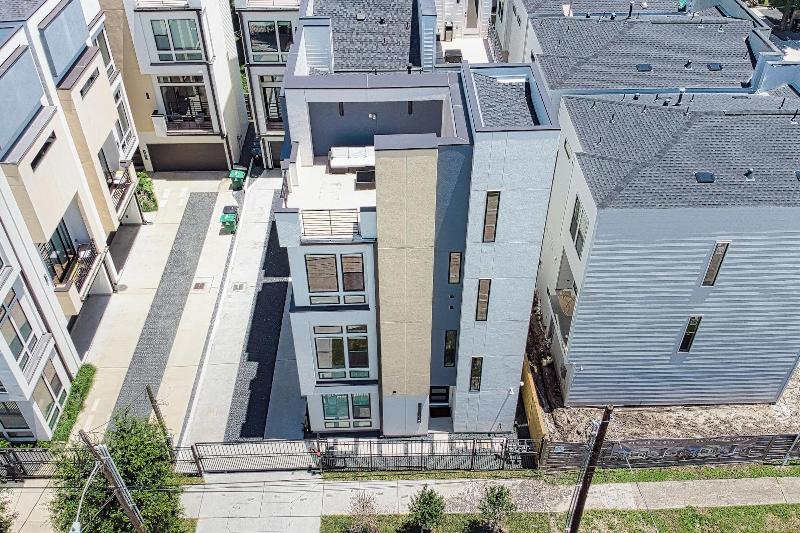 Spacious Luxe 3bd Townhome In Dwtn Htx — 4-Star Luxury Hotel in Houston, United States