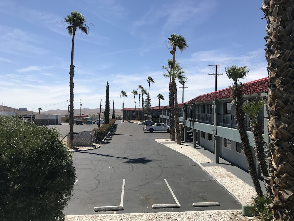 Economy Inn Barstow - photo 21