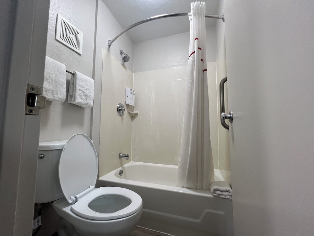 Red Roof Inn Lexington South - photo 17