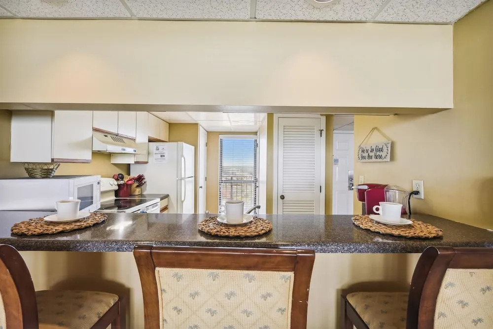 Edgewater Resort by Book That Condo - photo 16