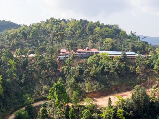 Longba Manor - carbon neutral hotel in Menghai