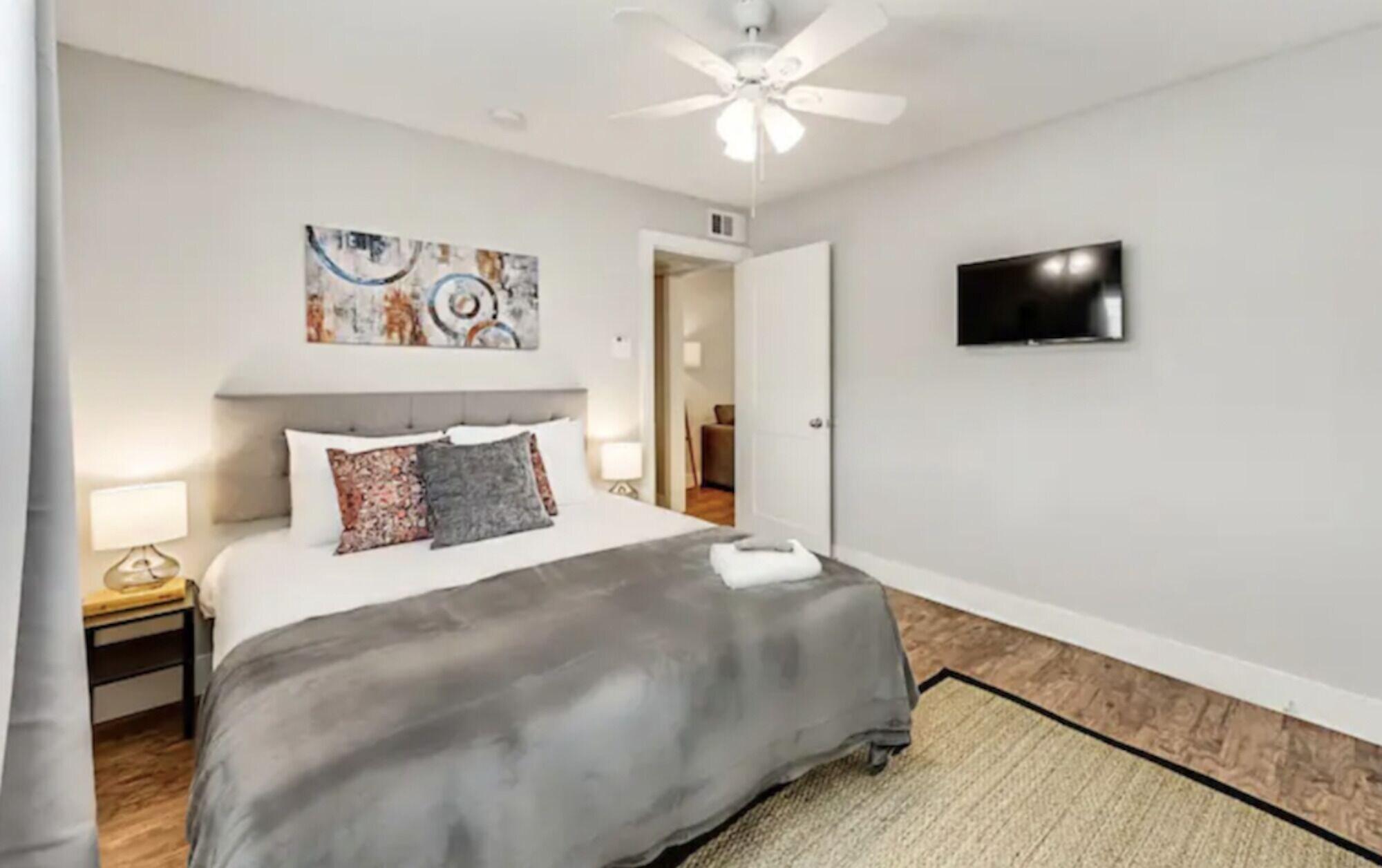 Global Cup Hello Gorgeous Flat near Downtown — 4-Star Luxury Hotel in Dallas, United States