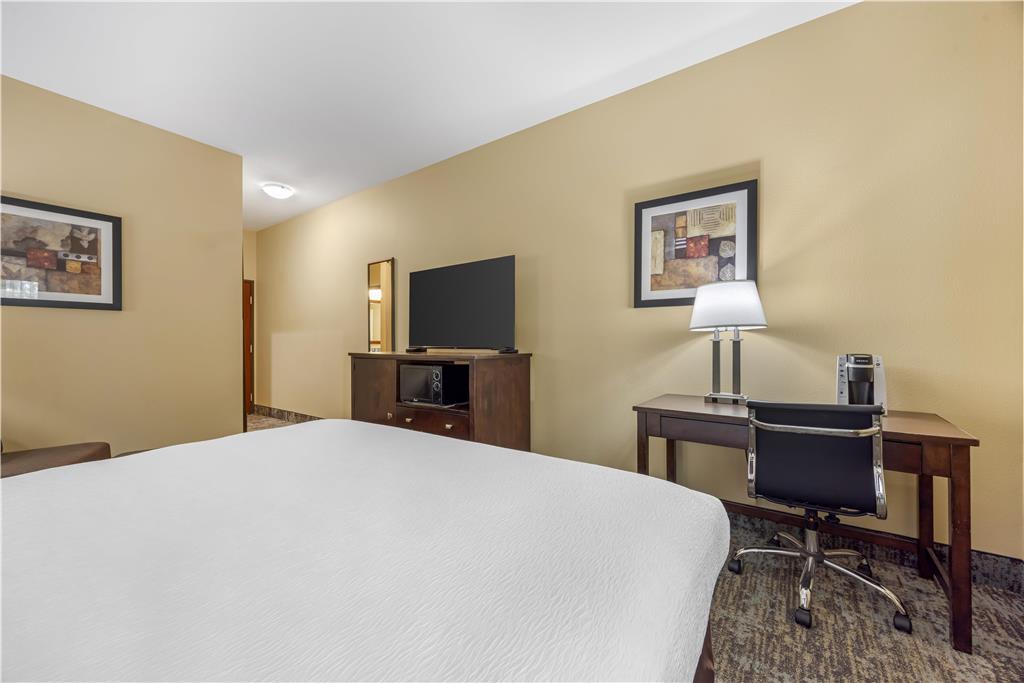 Best Western Plus Prairie Inn - photo 33