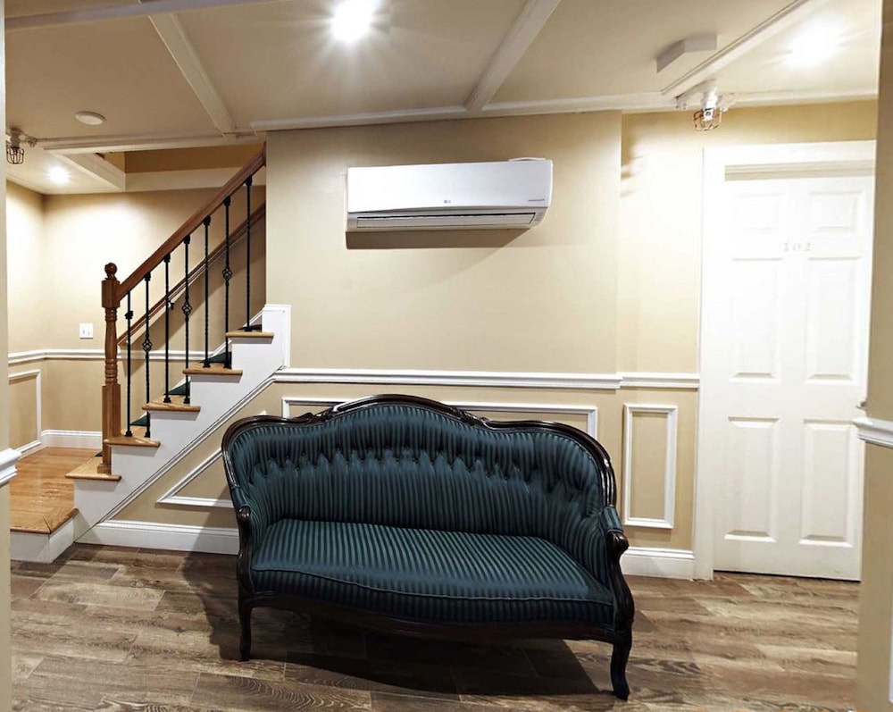 Bellevue Manor - photo 48
