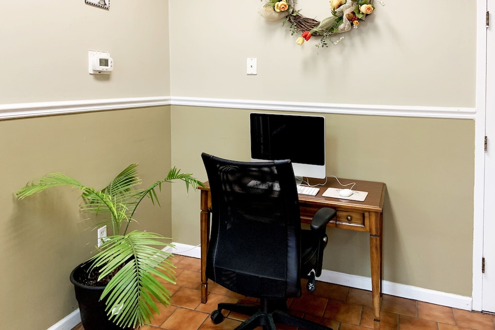 Paris Inn and Suites - photo 18