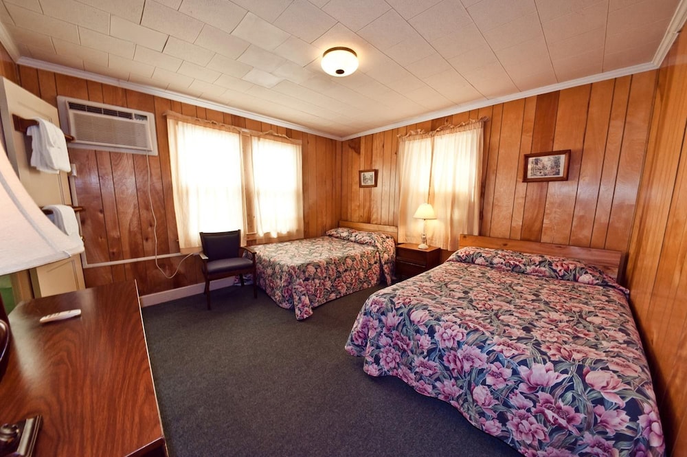 Lankford Hotel and Lodge - photo 20