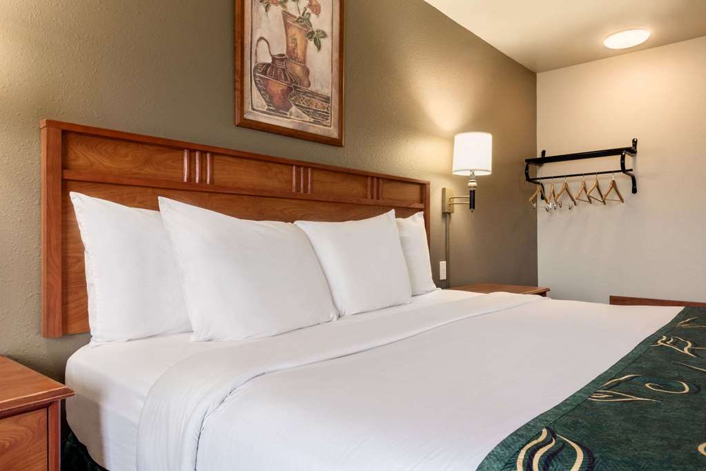 Travelodge by Wyndham Missouri Valley - photo 7