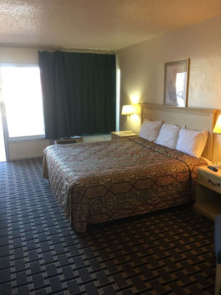 Executive Inn Marianna - photo 12