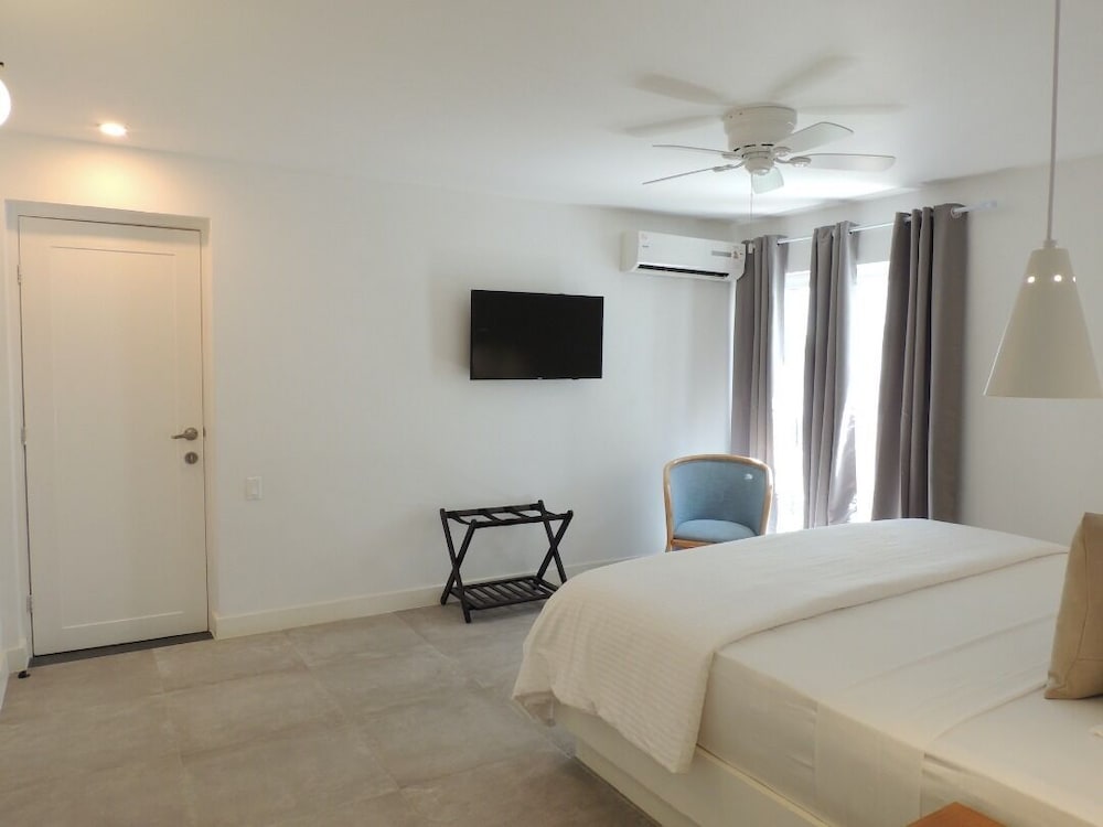 Hotel Miragua Playa El Agua in La Plaza Paraguachi, Venezuela