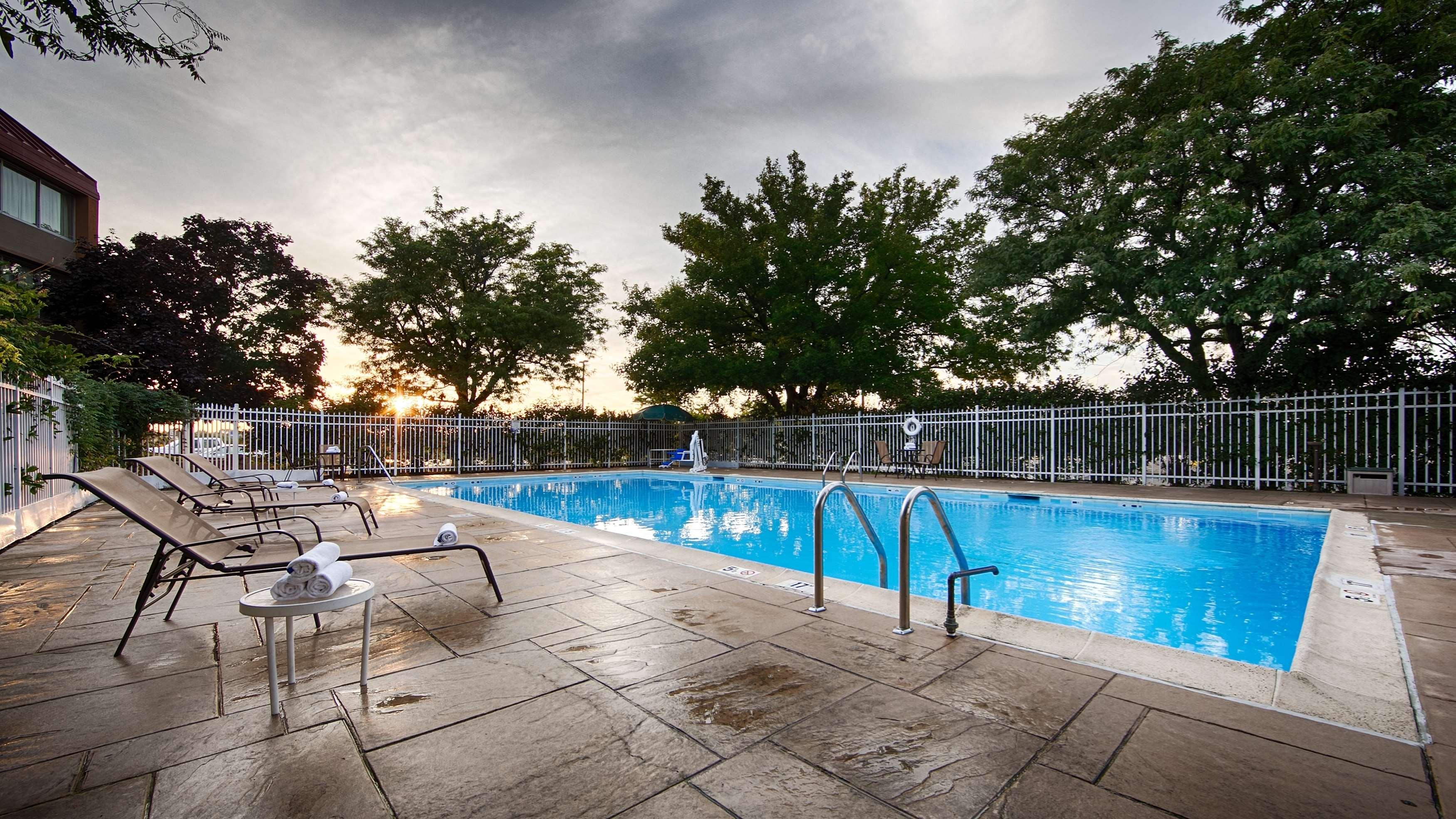 Best Western Plus Chicago Hillside - photo 33