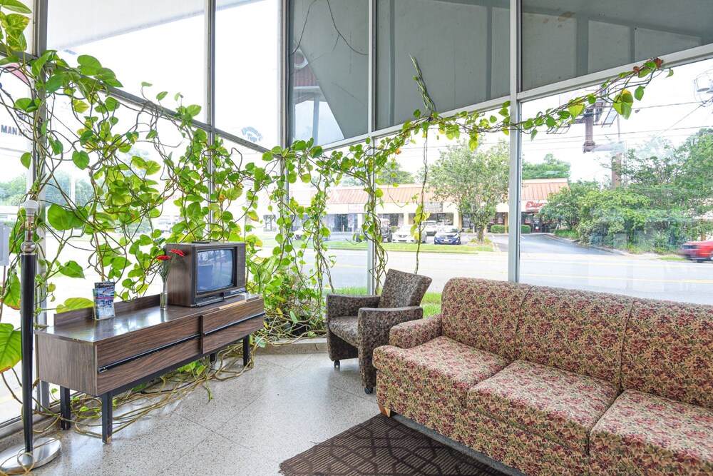 Hotel Valdosta GA N Ashley St - photo 5