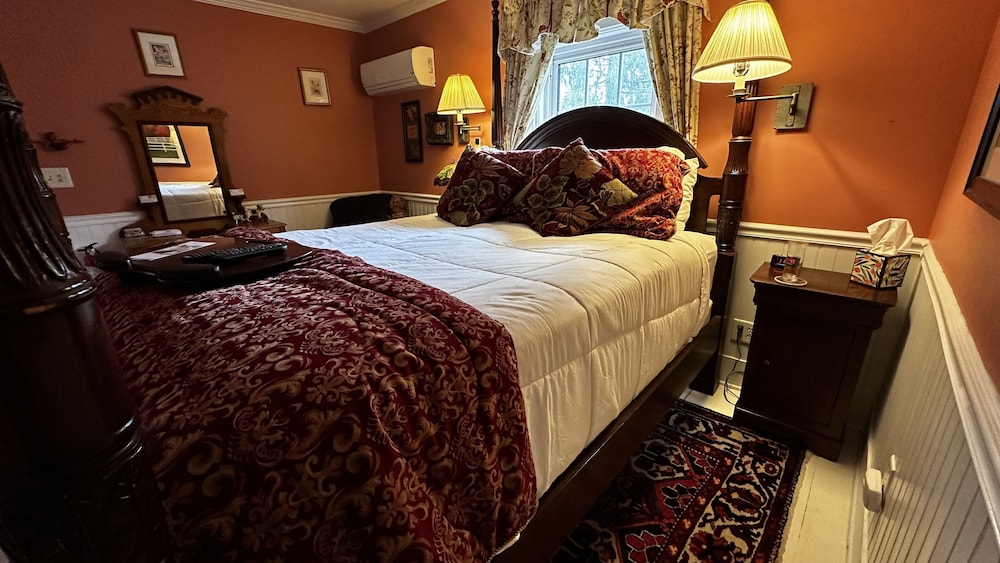 Phineas Swann Inn & Spa - photo 57