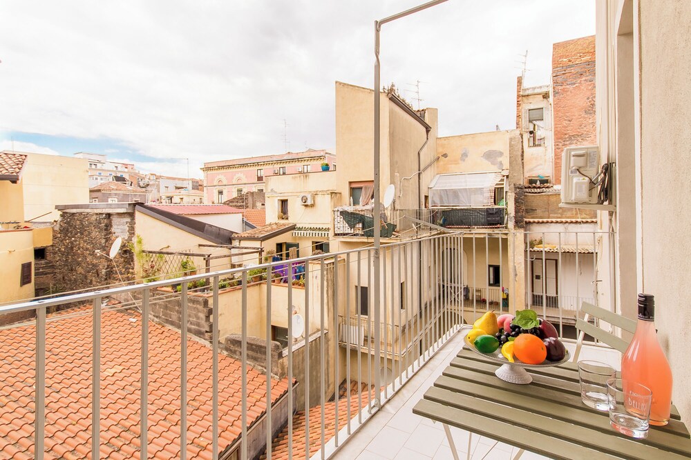Sicula home in the city center Happy Rentals — 4-Star Luxury Hotel in Catania, Italy