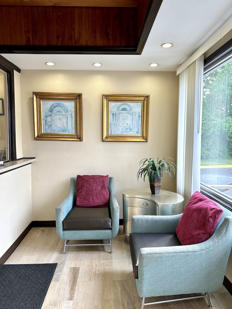 Whistling Pines Daily & Extended Stay Elizabeth City - photo 6