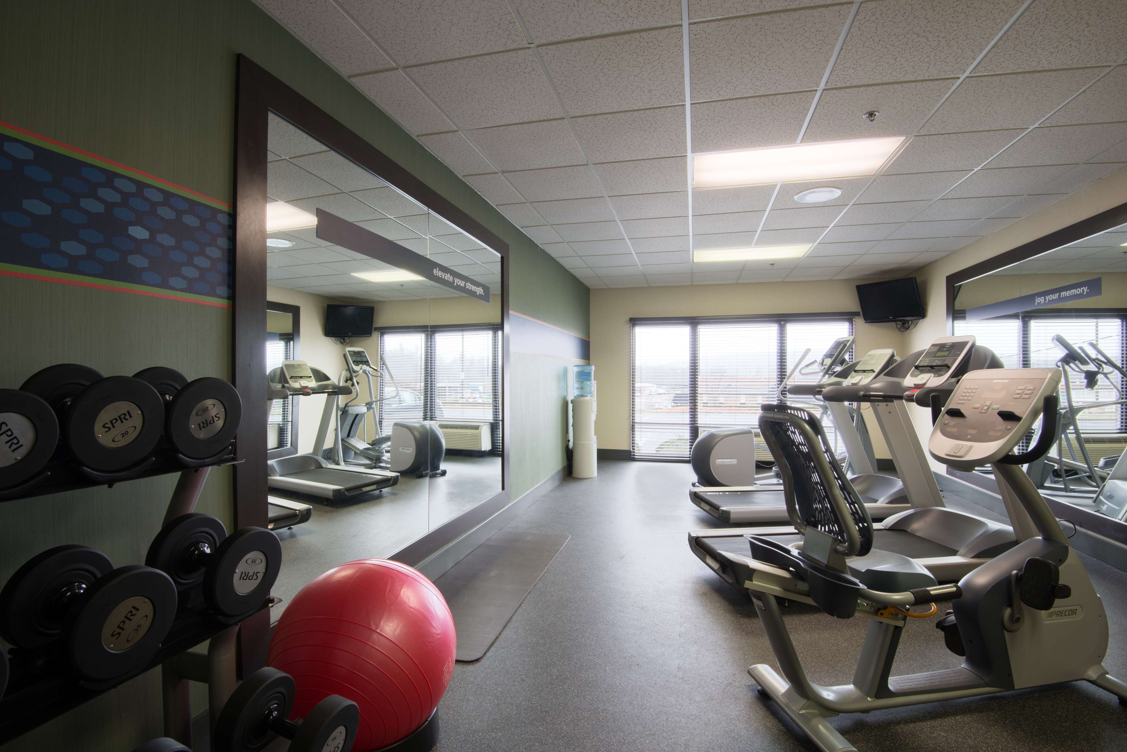 Hampton Inn Wilkesboro - photo 15