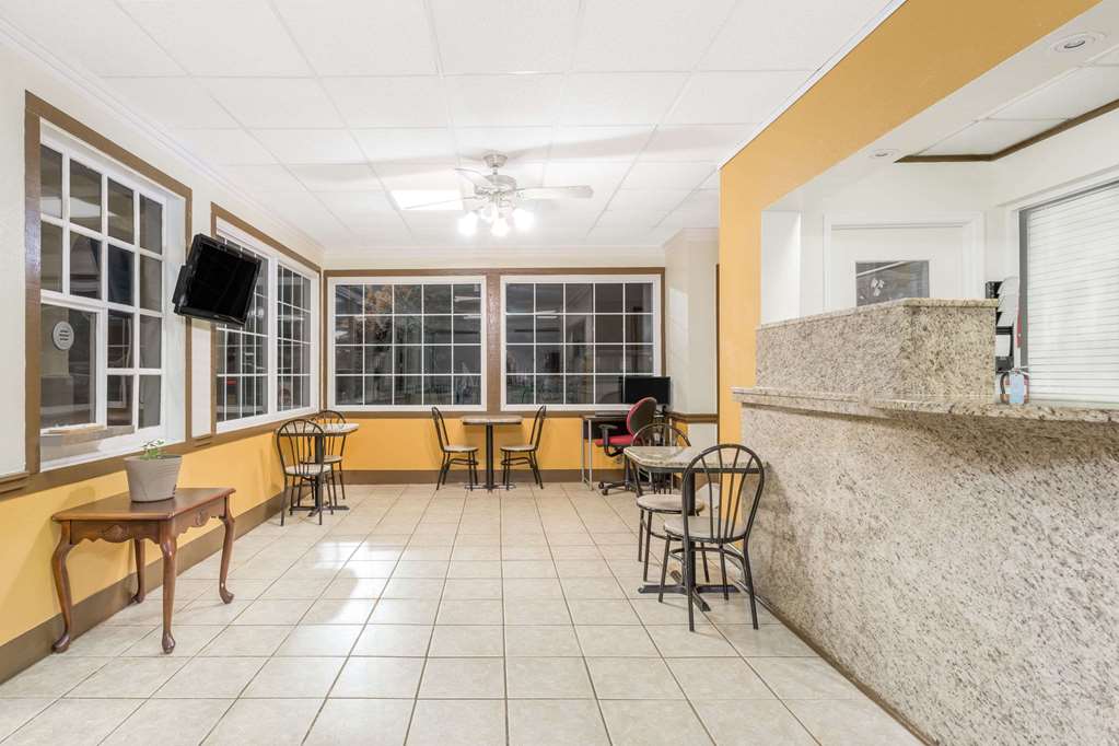 Super 8 by Wyndham Santee - photo 4