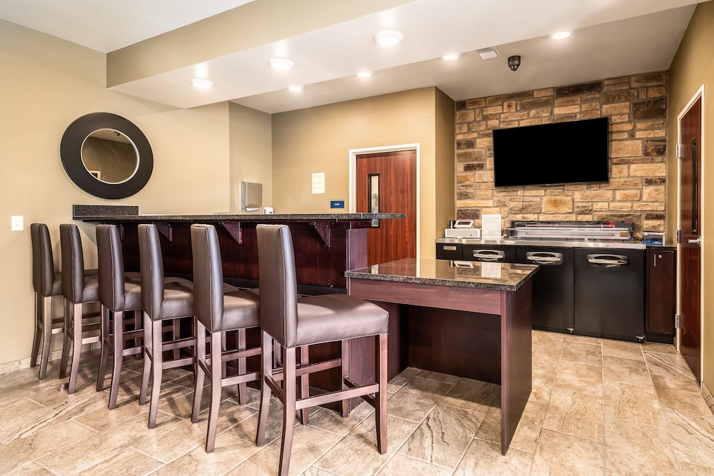 Cobblestone Hotel & Suites Cozad - photo 65