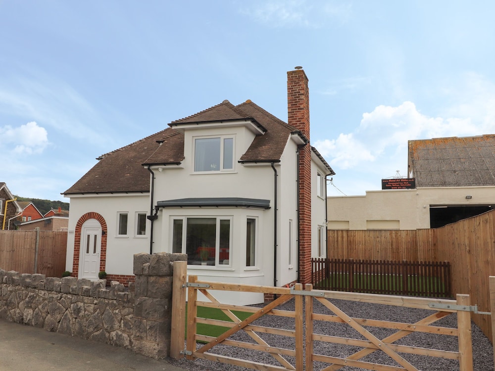 Greystones - last minute hotel in Llandudno