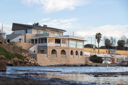 Le Suites sul Mare di Esterina — 4-Star Luxury Hotel in Civitavecchia, Italy