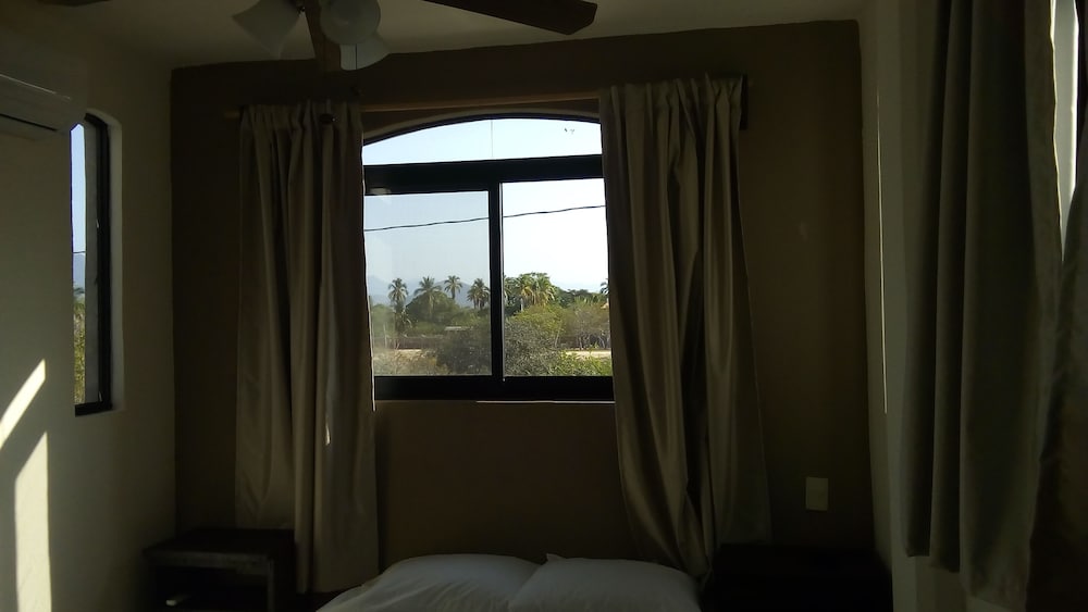 Zanatown Bungaloos in Ixtapa-Zihuatanejo, Mexico