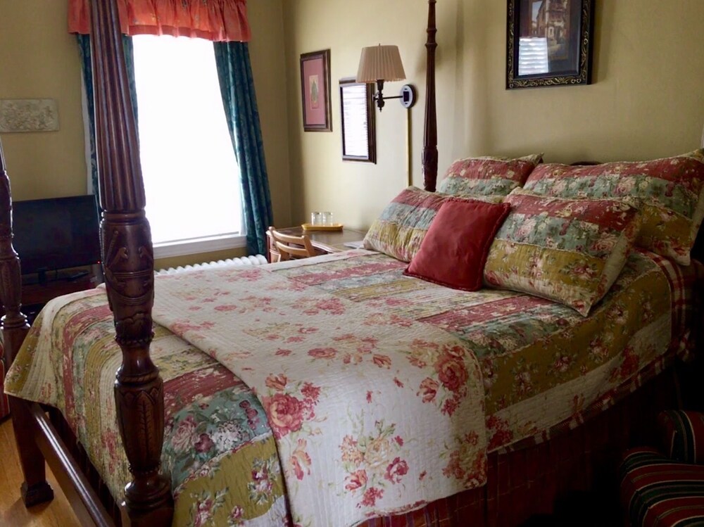 The Villa Bed & Breakfast - photo 16