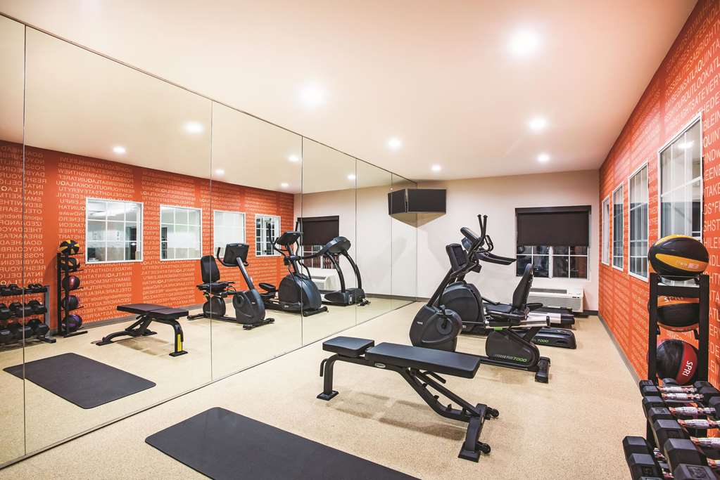 La Quinta Inn & Suites by Wyndham Chambersburg - photo 7