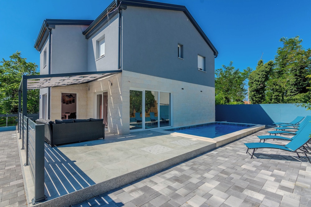 Villa Tonina — 4-Star Luxury Hotel in Vir, Croatia