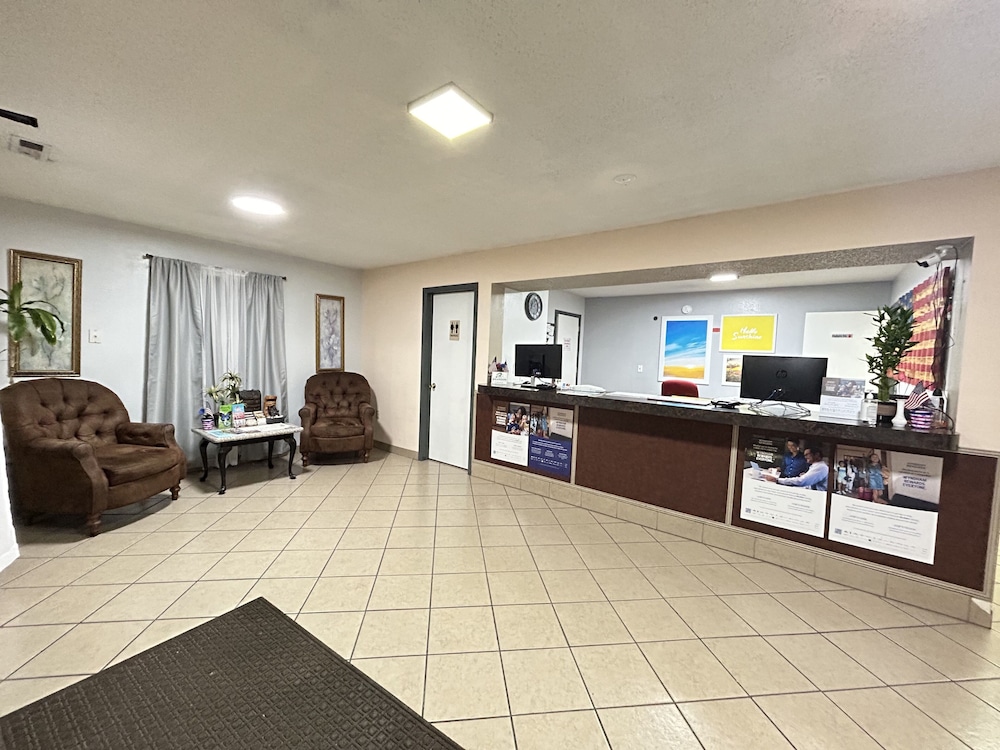 Days Inn by Wyndham Branson Near Theatre District - photo 13