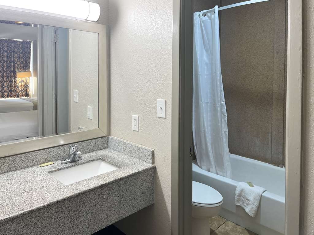 Motel 6 Raleigh NC Downtown South - photo 19