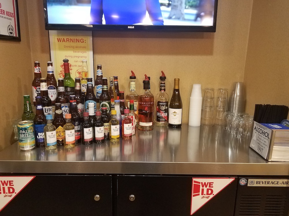 Cobblestone Inn & Suites Schuyler - photo 36